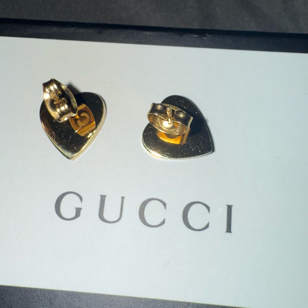 Gold fashion heart stud earrings - Picture 2 of 3